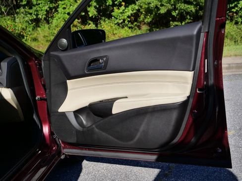 Used 2013 Acura ILX w/ Technology Package image 30