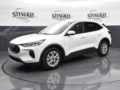 Used 2023 Ford Escape Active w/ Tech Pack #2 FWD image 3