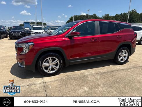 Used 2022 GMC Terrain SLE FWD image 3
