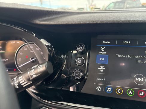 Used 2023 Buick Envision Avenir image 30