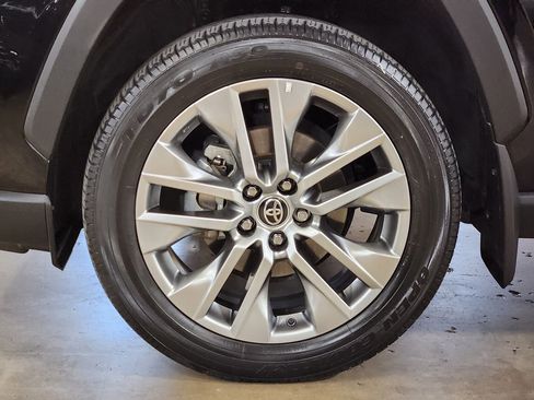 Used 2023 Toyota RAV4 Limited FWD image 28