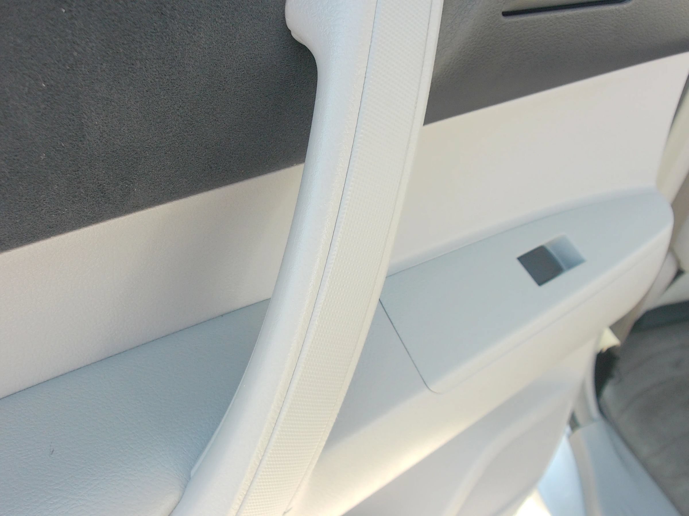 Used 2010 Toyota Highlander 2WD w/ 3rd Row Seat Pkg image 27