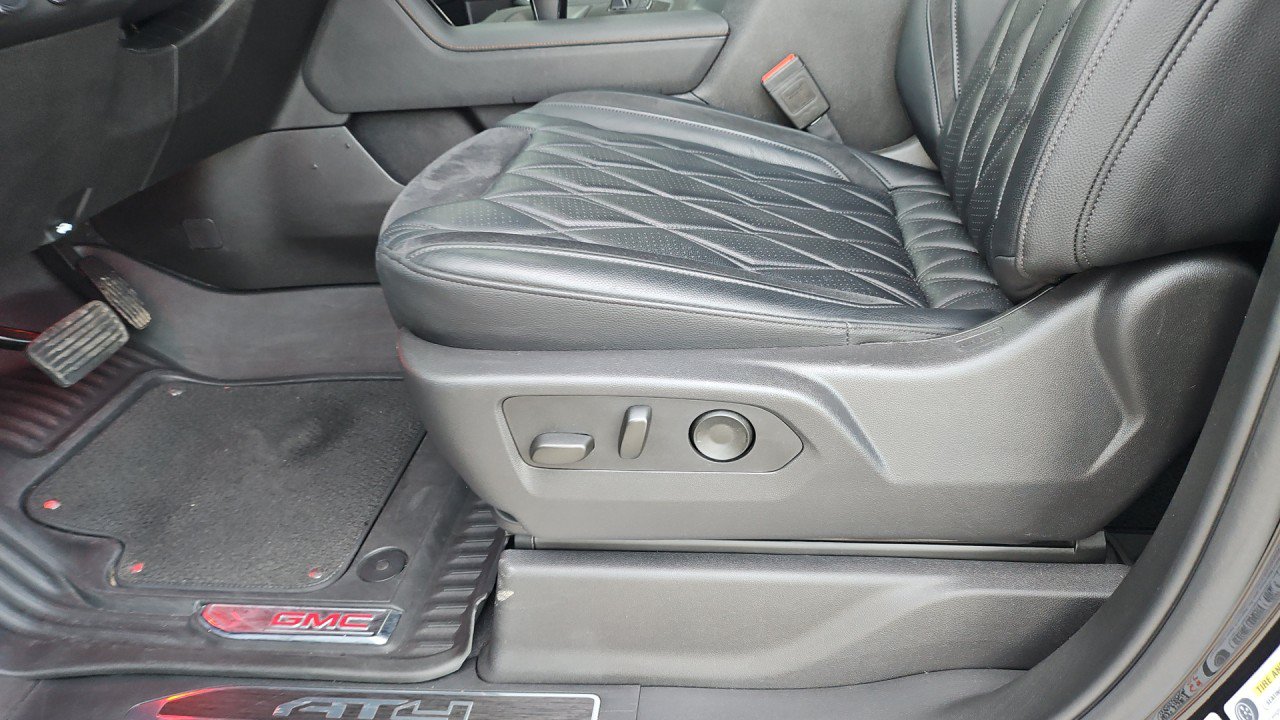 Used 2025 GMC Sierra 1500 AT4 w/ AT4 Premium Package AWD/4WD image 13