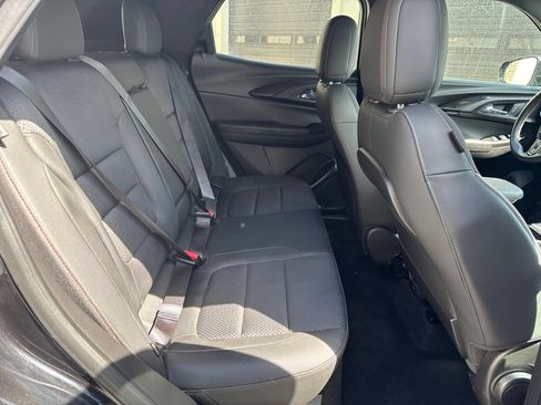 Used 2021 Chevrolet TrailBlazer RS w/ Technology Package FWD image 12