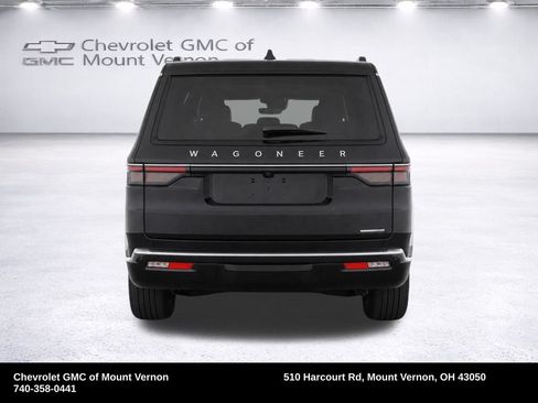 Used 2024 Jeep Wagoneer L Series II w/ Flexible Seating Group AWD/4WD image 27