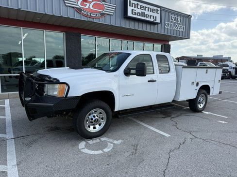 Used 2011 GMC Sierra 2500 W/T AWD/4WD image 1