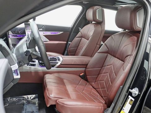 Used 2023 BMW i7 xDrive60 w/ Executive Package 2 image 30