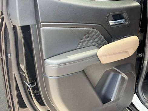 New 2026 GMC Canyon Denali w/ LPO, Denali Black Edition AWD/4WD image 10