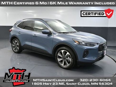 Used 2025 Ford Escape Platinum image 1