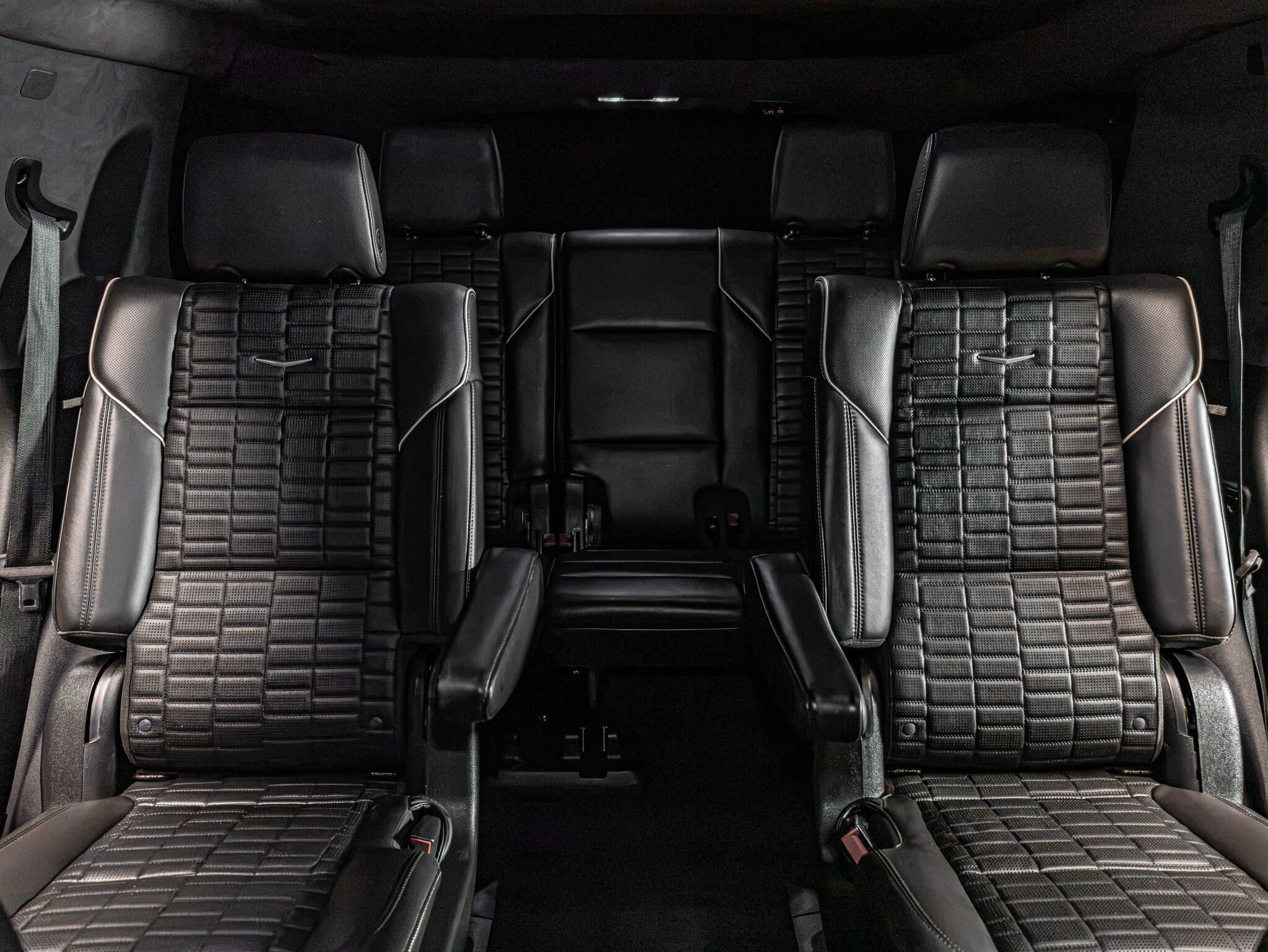 Used 2022 Cadillac Escalade Sport Platinum w/ LPO, ONYX Package AWD/4WD image 23