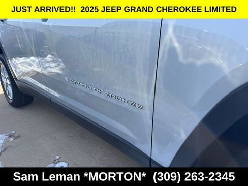 New 2025 Jeep Grand Cherokee L Laredo image 5