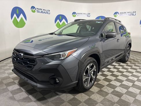 Used 2025 Subaru Crosstrek 2.0i Premium image 3