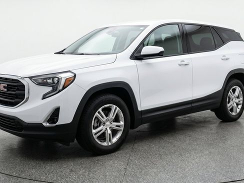 Used 2024 GMC Terrain SLE FWD image 3