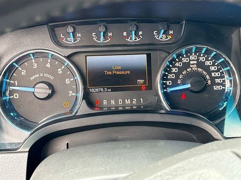 Used 2012 Ford F150 XLT w/ XLT Chrome Pkg image 16