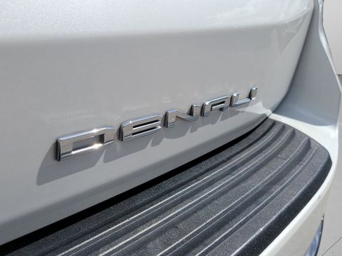 Used 2023 GMC Yukon Denali Ultimate image 36