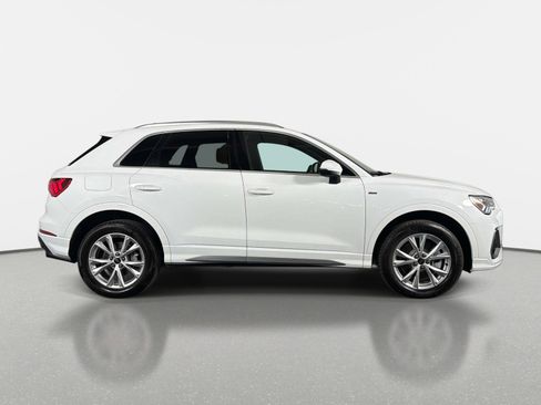 Used 2025 Audi Q3 2.0T Premium AWD/4WD image 2