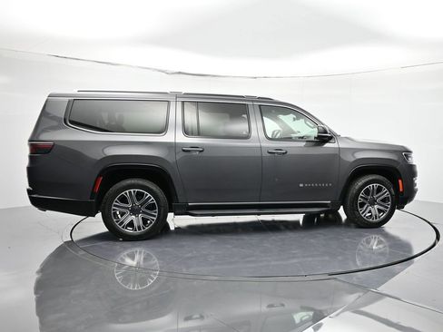 Used 2024 Jeep Wagoneer L Series II image 5