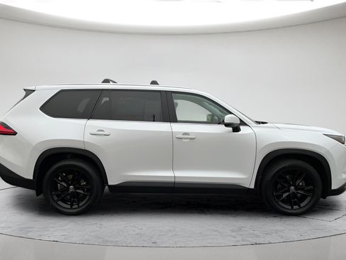 Certified 2024 Toyota Grand Highlander AWD image 2