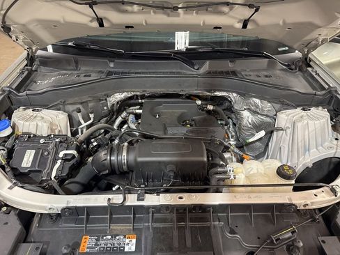 Used 2020 Ford Explorer XLT w/ Equipment Group 202A image 23