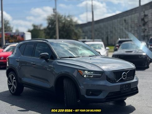 Used 2022 Volvo XC40 T5 R-Design w/ Climate Package AWD/4WD image 10