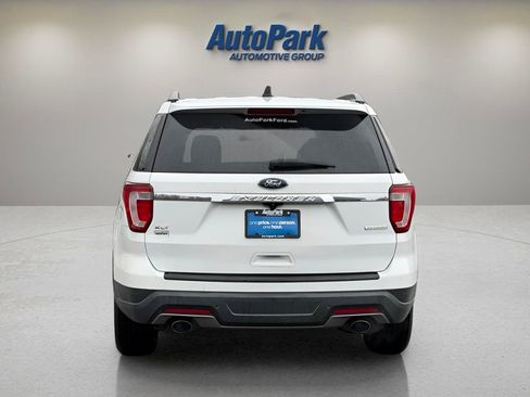 Certified 2018 Ford Explorer XLT FWD image 6