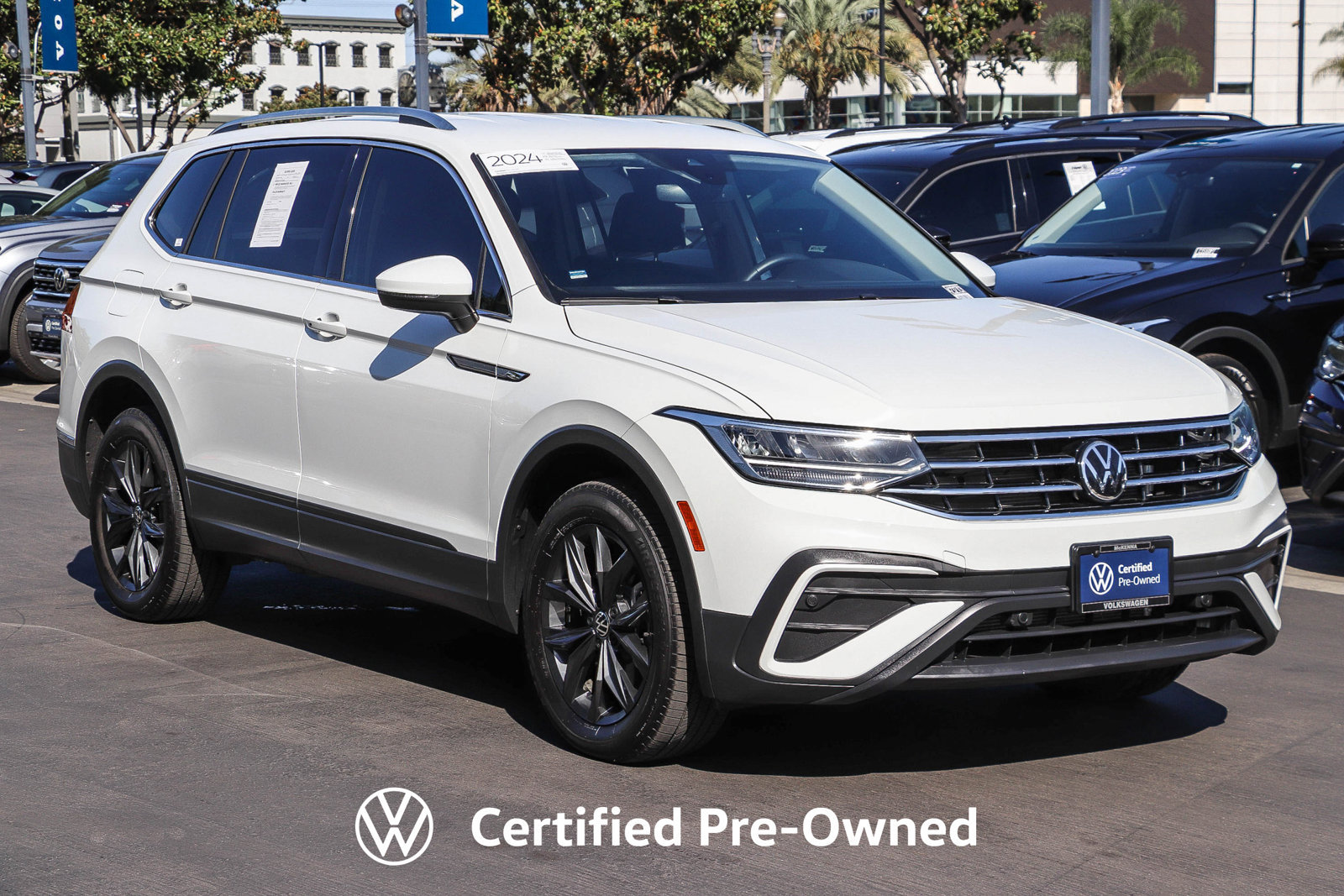 Used 2024 Volkswagen Tiguan SE AWD/4WD image 4