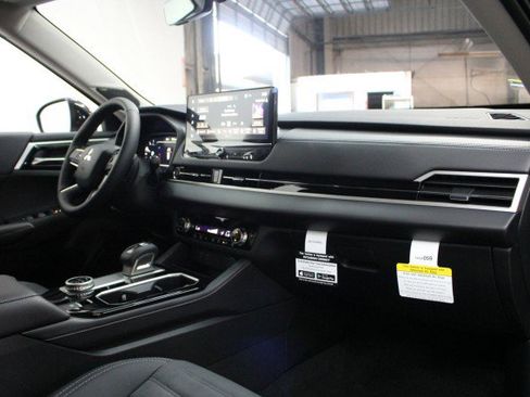 New 2026 Mitsubishi Outlander SE image 17