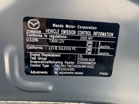 Used 2025 MAZDA MAZDA3 s AWD/4WD image 23