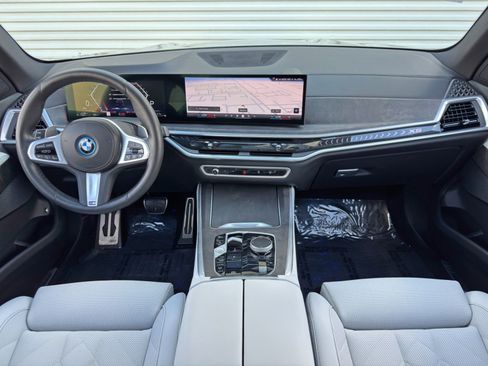 Used 2024 BMW X5 xDrive50e w/ M Sport Package AWD/4WD image 13