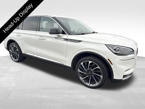 Certified 2023 Lincoln Aviator Reserve w/ Equipment Group 201A image 11
