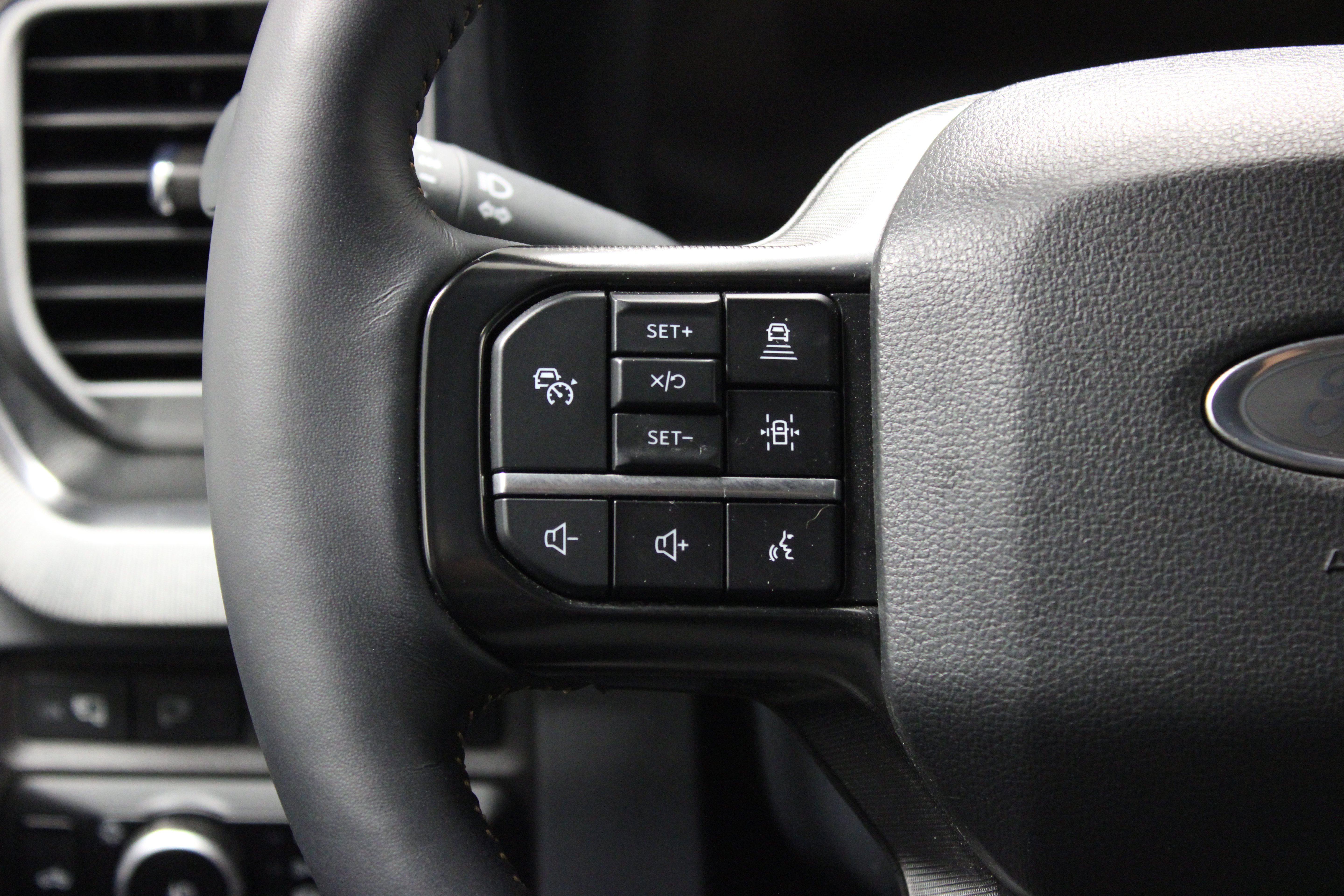 Used 2024 Ford F250 Platinum AWD/4WD image 25
