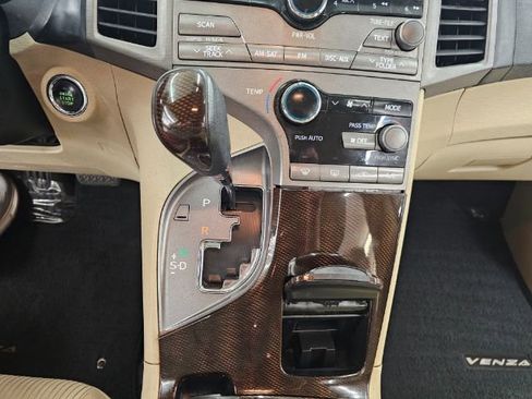 Used 2009 Toyota Venza image 17