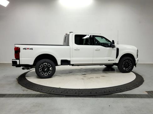 Used 2026 Ford F250 Platinum AWD/4WD image 9