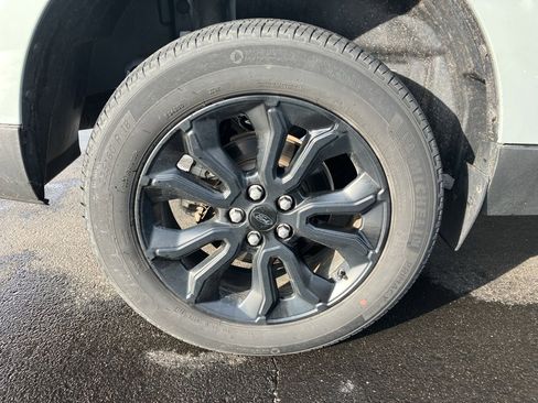 Used 2023 Ford Maverick XLT w/ XLT Luxury Package image 16