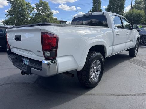 Used 2019 Toyota Tacoma SR5 AWD/4WD image 5