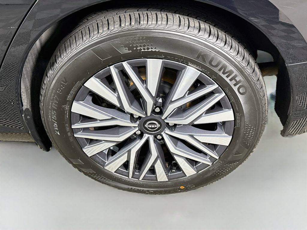 Certified 2024 Nissan Altima 2.5 SV FWD image 32
