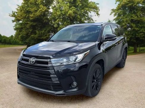 Used 2019 Toyota Highlander SE AWD/4WD image 4
