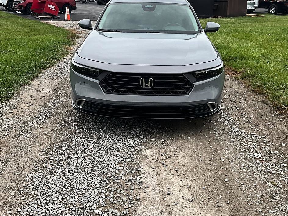 Used 2025 Honda Accord Touring image 2