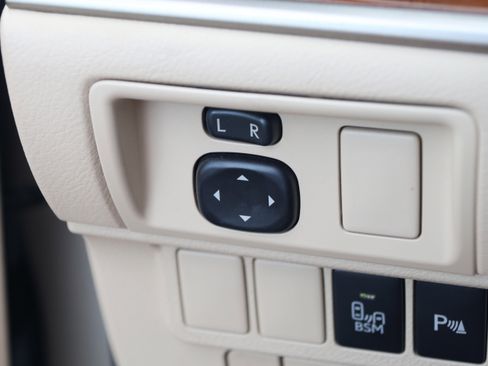 Used 2014 Lexus ES 300h w/ Premium Package w/Bamboo Trim image 15