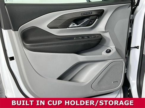 Used 2023 GMC Terrain SLT w/ Infotainment Package II image 20