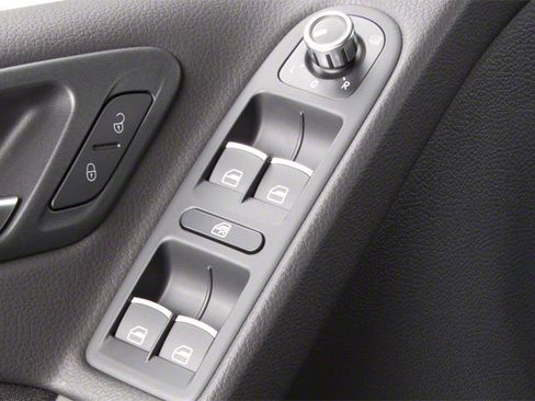 Used 2013 Volkswagen GTI Driver's Edition image 17