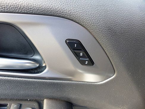 Used 2026 Chrysler Pacifica Select FWD image 19