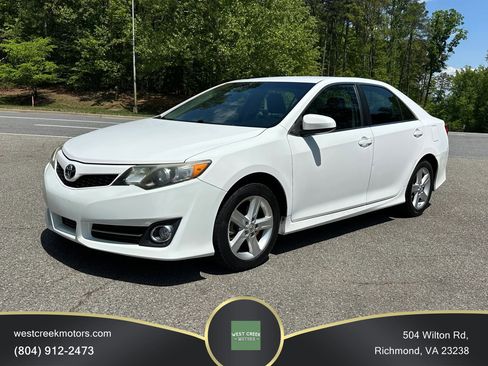Used 2013 Toyota Camry SE FWD image 1