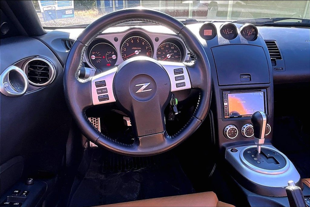 Used 2008 Nissan 350Z Grand Touring RWD image 7