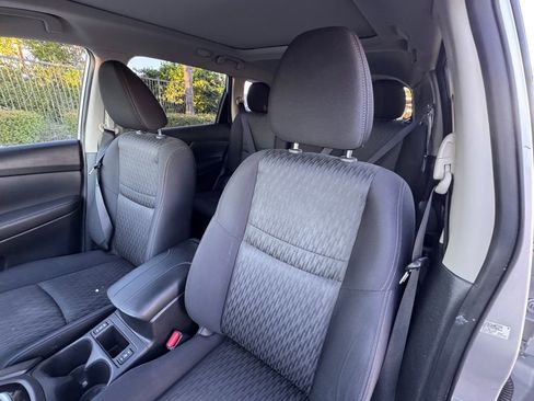 Certified 2018 Nissan Rogue SV w/ Sun & Sound Touring Package image 11