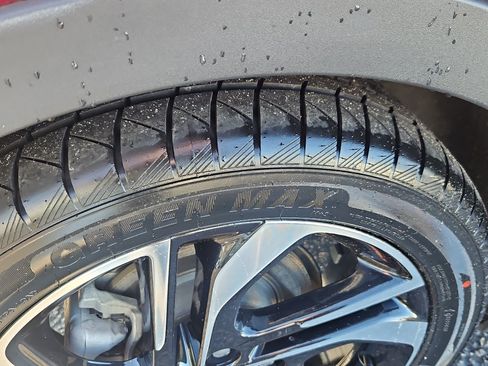 Used 2023 Chevrolet Bolt LT w/ Infotainment Package image 32