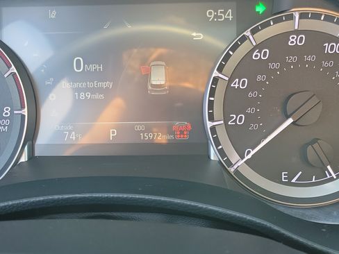 Used 2026 Toyota Highlander XLE AWD/4WD image 25