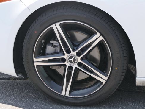 Used 2022 Mercedes-Benz A 220 image 11