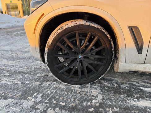 Used 2023 BMW X5 xDrive40i w/ M Sport Package image 3