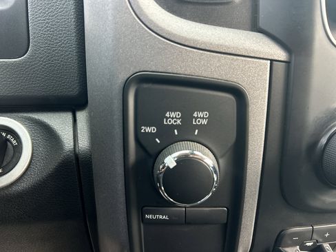 Used 2017 RAM 2500 Tradesman w/ Chrome Appearance Group AWD/4WD image 28